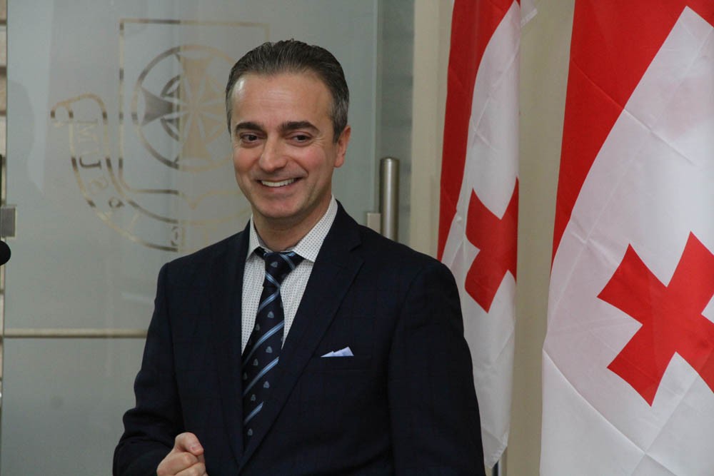 დისკუსია თემაზე „თანამედროვე მსოფლიოს ეკონომიკური და პოლიტიკური გამოწვევები“