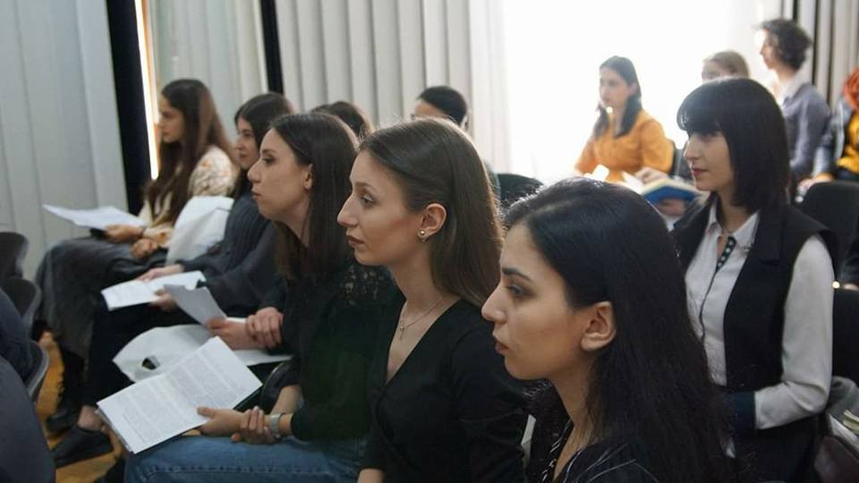 ქართული უნივერსიტეტის სტუდენტები ხელნაწერთა ეროვნულ ცენტრში