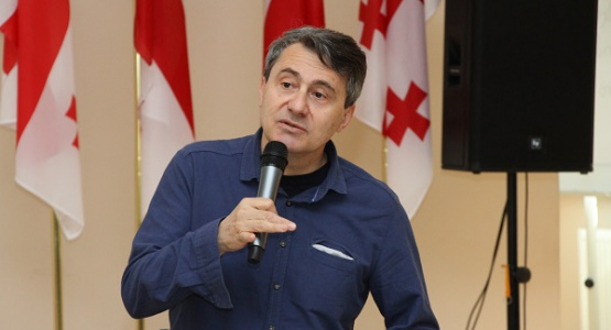 შეხვედრა მწერალ დათო ტურაშვილთან
