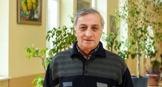 პროფესორი ოთარ მათეშვილი 80 წლის იუბილეს ახალი წიგნით ხვდება