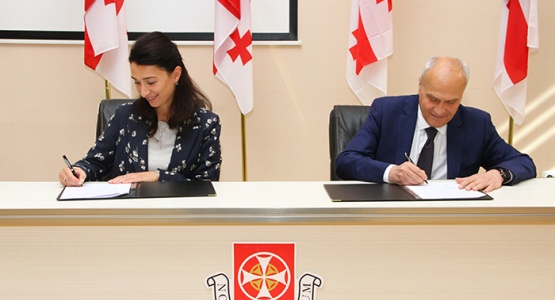 ლევან მიქელაძის სახელობის დიპლომატიურ სასწავლო და კვლევით ინსტიტუტთან თანამშრომლობის მემორანდუმი გაფ...